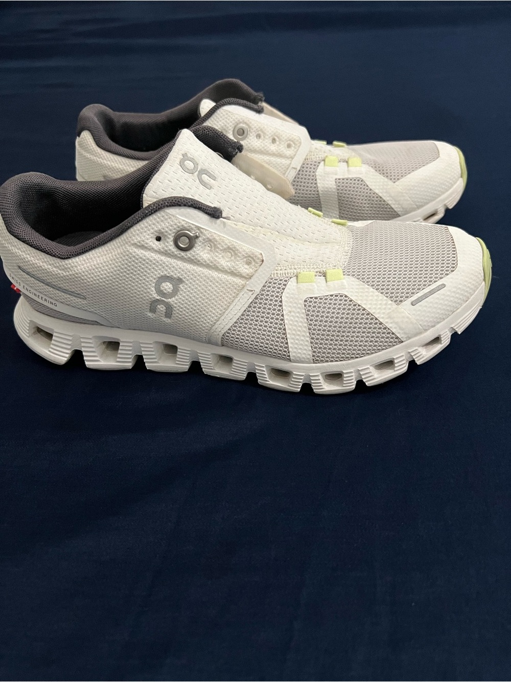 On Running Men's/Women's Neutral Trainers in White and Gray